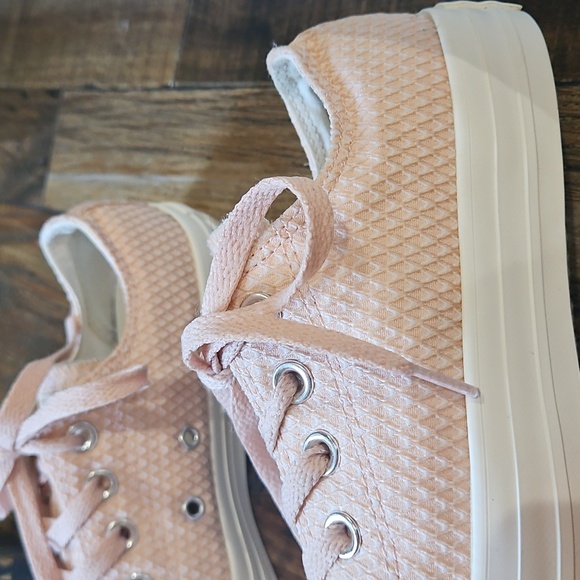 New Converse All☆Star Women's Light‎ Pink Textured Low-Top Sneakers. - Picture 3 of 12